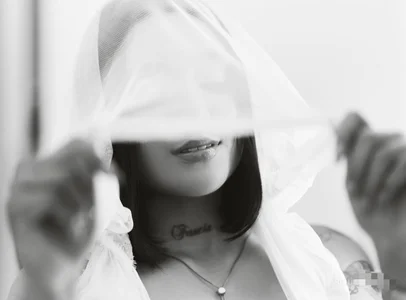 Sara_Rousex Black n white baby!  снимка