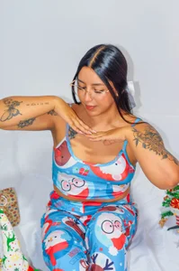 Tamara_Roberts1Tami sweet at Christmas 🎄🩷🩷🩷 Bild 5