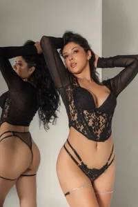 LilaWest Chic temptations Pic 3