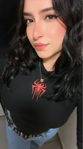 Kloe_Novoa Public Pic 3