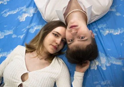 Emily_and_Ilumi We are waiting for you Bilde 4