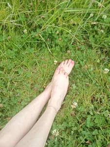 LeanaMatureeWarning: my feet might steal your attention 👣🔥 Bild 5