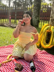 MiaaFarrel 🧺🍓✨ THIS WAS MY SPECIAL 100K PICNIC PHOTOSHOOT! 🎉💖 Thank you for being part of this beautiful jo зображення 2