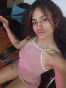 MoonRose__のAmazing curly girl! Small tits, Sports, Underwear, Skirt, Socks, Heels, Brunette, Evony, Thin, Waterの 6枚の写真