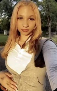 Creolegirl19 Public Pic