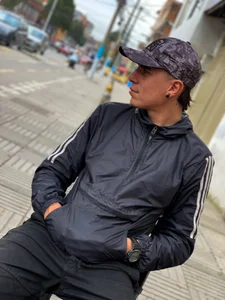 😏 de Baan10  2 Imagens