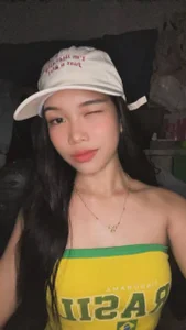 TomikaBrossard Public Pic 4