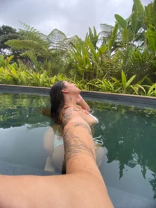 My birthday 🎂🎉🥰 od thecurvy_girl  5 snímek