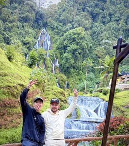 TRAVEL de JuanY_David  5 Imagens