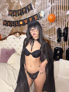 SofiaNoireX Trick or treat?👻🖤 Gambar 6