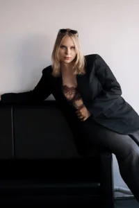 Thalia__StarのThere's passion under the jacketの 5枚の写真