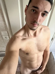 Mikl360 kullanıcısının Je suis bien chaud 🥵 😜 albümü -  2 fotoğraf
