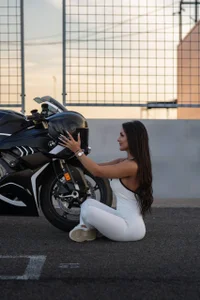 OhAnita kullanıcısının Out for a ride 🏍️ albümü -  fotoğraf