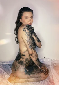 karlamorris_ IN BLACK ♥ Pic