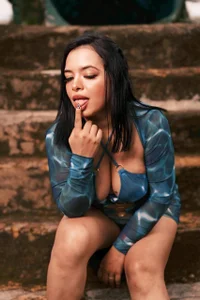 Caution: Addiction 🖐🏼 od ariel_bdsm  2 snímek