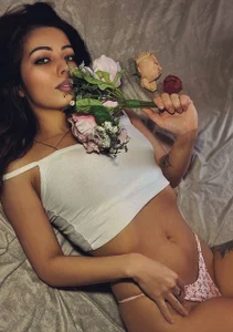 Alisha_Wild Public Εικόνα 4