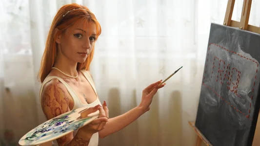 DaphneRoseMessy hair, stained hands, dangerous ideas😋图片 5