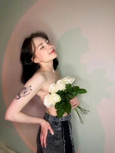 LanaBlu_ Flower Seduction Pic 5