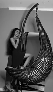 Saraclarker Elegant Pic 2
