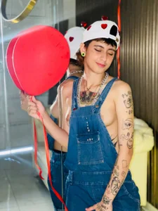 Ethan_lennox stare at me Bilde