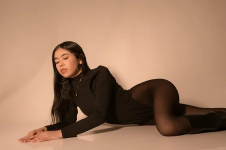 sofi_alix Delicate and powerful. slika 2