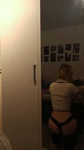 Milly-Kiss Public صورة واحدة|Milly-Kiss Public صورتان|Milly-Kiss Public  2 صور|Milly-Kiss Public  2 صورة