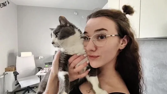 LaritaTocchio “Caught in the Moment” Hình