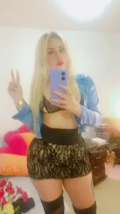 IvanaBliss kullanıcısının “My desire begins at your neck and ends wherever you want.” albümü -  5 fotoğraf