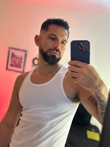 JUST A LITTLE THIRST TRAP 🔥 od wilder__grey  4 snímek