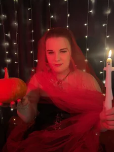 Token or treat 🎃😈 od OliviaTwens  6 snímek