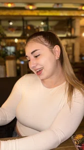 softiekitty I'm in a restaurant🍽️ Εικόνα 2