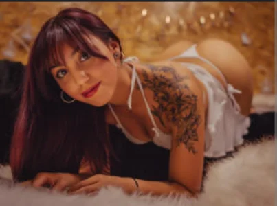 Alana_dagger_ Public Pic 4