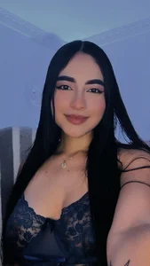 SofiCastro09_ Hair black 🖤 Immagine  2