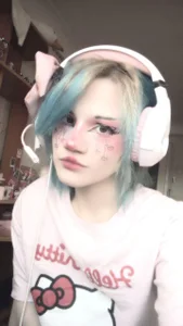 KathernSaulters: Felt kinda cute :) ( 2 фото)