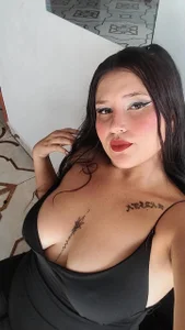 Charol_tits3 Public Pic 5