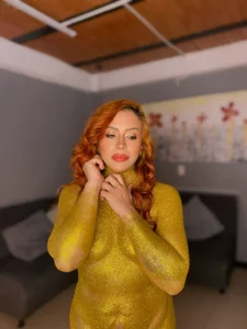 your golden girl ✨✨✨ od sahra_taylor_  4 snímek