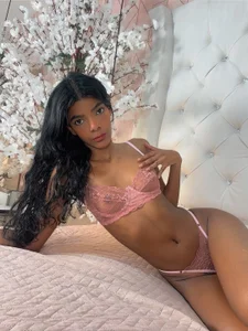 BriannaRoses: ebony sensual 😈 ( 2 фото)