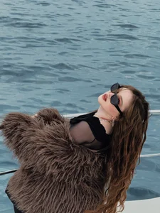 -Amora: Public ( 4 фото)