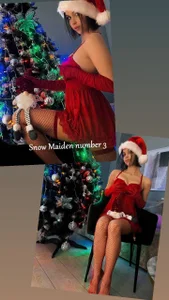 SandraTucker kullanıcısının Snow Maiden Competition! Vote for the one you like albümü -  3 fotoğraf