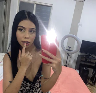 Zara_Foxxx_ hot and large Foto 2