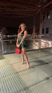 Naomi24herr Public  8টি ছবি