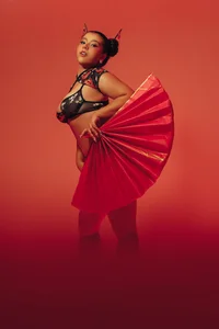 CandaseRussell Ritual in red: where elegance becomes temptation Gambar 2