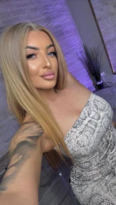 emily_bloom More of me ? Foto