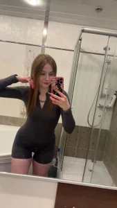 Photo from the shower? Hehe de WiloneDimmick  3 Imagens