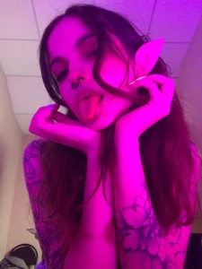 BratzieDarsie very cutie pink light Pic 3