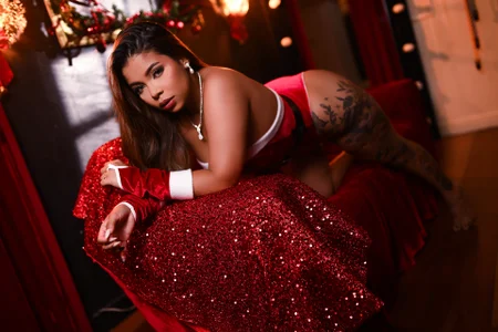 nahomiidasilva_ Miss Claus🎄 Pic 5