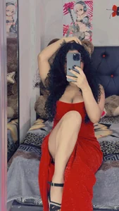 serena_willow mit einem sexy Kleid Immagine 