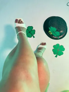 JuliaaVega st. patrick's session 🍀🍀 Εικόνα 2