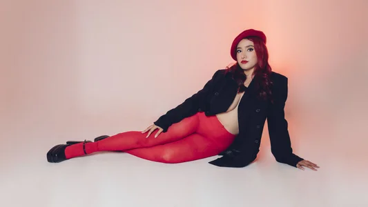 ViolettCastel Sensual Red Bilde