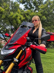 lindsay_taylorjoy: I'm a rude girl 🏍️ ( 5 фото)